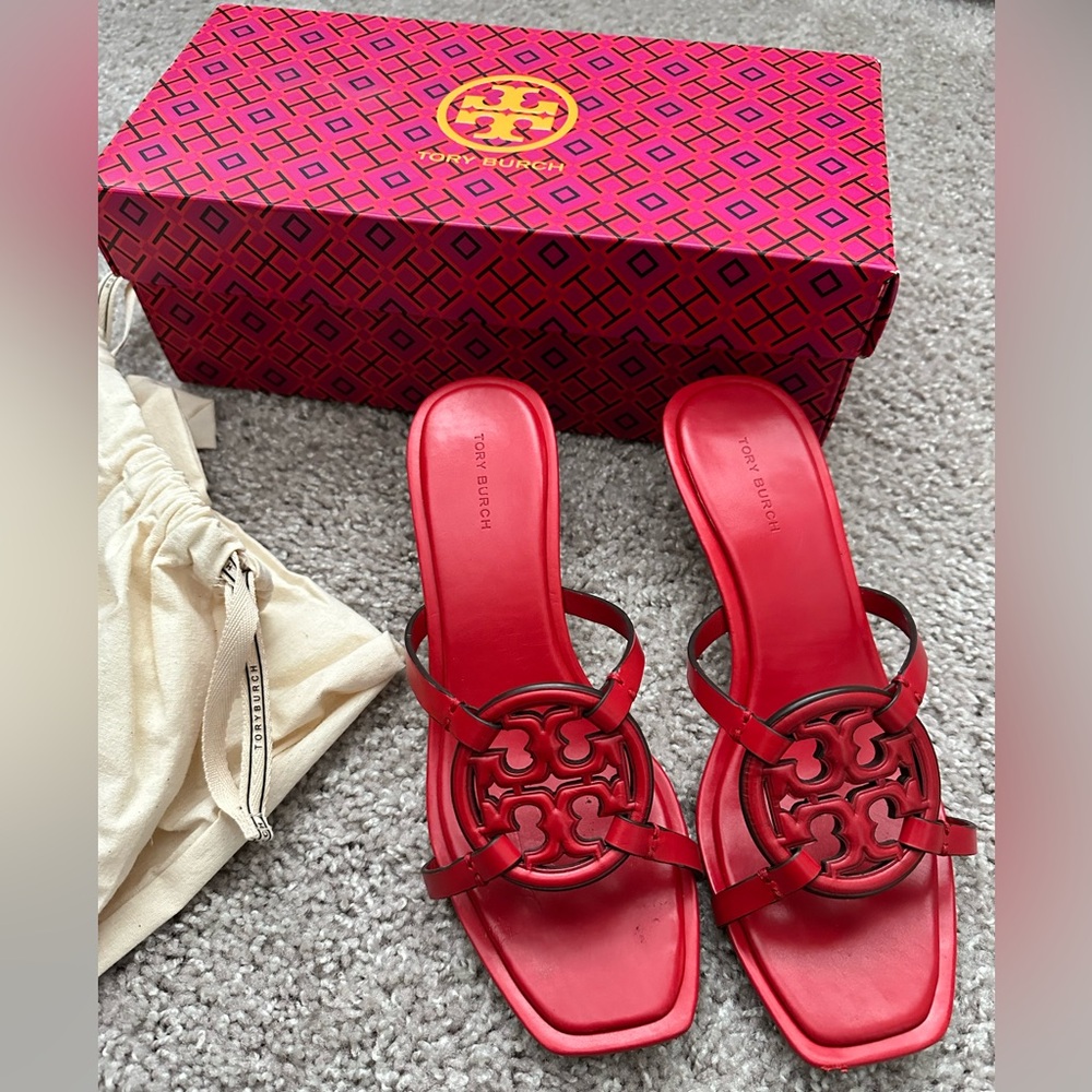 Tory Burch Red Sandals with Iconic Logo and Slip-On Design